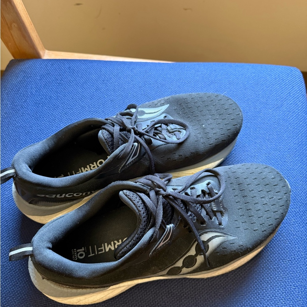 Saucony Triumph Men's 10 Wide